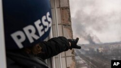 Загалом, починаючи з 2003 року, у світі під час виконання професійного обов’язку загинули 1657 журналістів, йдеться в доповіді. Частина з них загинула, працюючи в зонах бойових дій і терактів