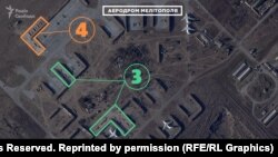 Окопи зі спеціальною технікою (№3) та окремі капоніри – ймовірно, для зберігання машин, які підвозять боєприпаси або для зберігання самих боєкомплектів (№4)