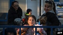 Primarul localității Isaccea, județul Tulcea, a transmis că încă așteaptă ca statul să deconteze banii cheltuiți de localitate lunile trecute pentru găzduirea și hrănirea refugiaților. În luna martie, primăria Isaccea a cheltuit 26.060 de lei, a transmis ISU Tulcea.