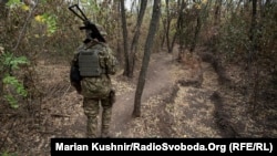 З території Росії перекинули щонайменше 10 танків, 16 реактивних систем залпового вогню, 7 вагонів та 13 вантажівок із боєприпасами загальною вагою 275 тонн. Крім того^ паливо-мастильних матеріалів обів’ємом в 15 тисяч тонн – командування ООС