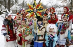 Під час відзначення Різдва у Києві в Національному музеї народної архітектури та побуту України (архівне фото)