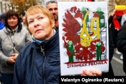 Учасниця віча «Зупинимо капітуляцію!». Київ, 6 жовтня 2019 року