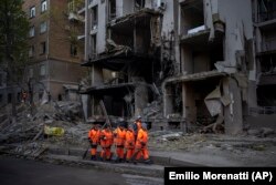 Blocul lovit de una dintre rachetele rusești în Kiev, 29 aprilie 2022.