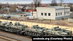 Російський потяг із російською військовою технікою на станції Новобелиця у Гомелі, 30 березня 2022 року. Ілюстративне фото