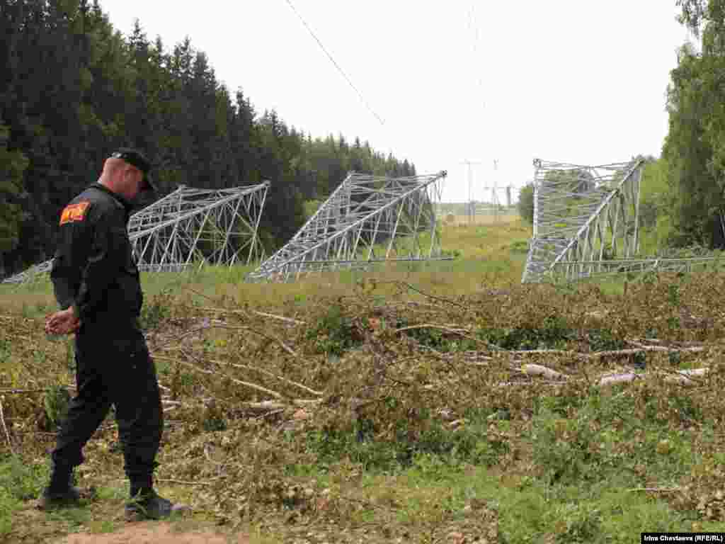 29 июня представители инициативной группы “В защиту лесов Подмосковья” провели акцию против вырубки лесов в Солнечногорском районе под автомагистраль Москва – Санкт-Петербург.