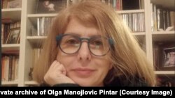 Olga Manojlović Pintar, istoričarka i viša naučns saradnica Instituta za noviju istoriju Srbije, smatra da je namera Rezolucije o Srebrenici koja je 23. maja usvojena da se "potreba porodica, pre svega žrtava, stavi u prvi plan"
