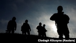 Військові інернаціонального батальйону «Карпатська Січ» неподалік Кремінної