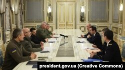 «Глава держави подякував за надану Францією військову допомогу, спрямовану на захист українського неба та посилення спроможностей сил оборони»