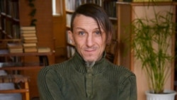 "Прекратите войну!"  "Прекратите войну!"