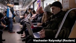 КМДА посилається на метрополітен, який пояснює рішення безпекою пасажирських перевезень