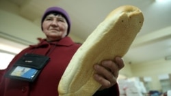 Poslanicima u RS 'bijeli hljeb', siromašnima javne kuhinje
 Poslanicima u RS 'bijeli hljeb', siromašnima javne kuhinje