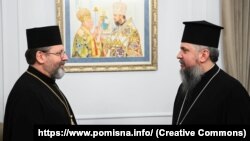 Предстоятель ПЦУ митрополит Київський і всієї України Епіфаній (праворуч) і глава УГКЦ Святослав. Київ, 24 грудня 2022 року
