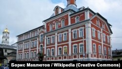 Будівля Почаївської духовної семінарії