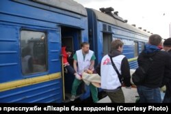 Поранених везуть спеціальним потягом