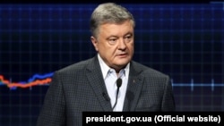 Президент України Петро Порошенко в ефірі телеканалу ICTV у програмі «Свобода слова»