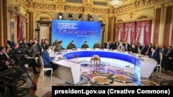 Учасники установчого саміту International Summit оn Food Security в межах програми Grain from Ukraine. Київ, 26 листопада 2022 року