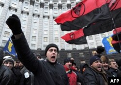 Акція протесту біля центрального входу до будівлі Кабінету міністрів України, 5 грудня 2013 року