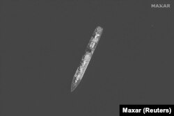 له سپوږمکۍ په اخیستل شوي انځور کې په تور سمندرګي کې د روسیې جنګي بېړۍ مسکوا ښکاري - د اپرېل ۱۰مې انځور.