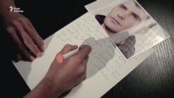 Листи політв'язням: Руслана написала послання ув'язненому в Росії Олександру Костенку – відео Листи політв'язням: Руслана написала послання ув'язненому в Росії Олександру Костенку – відео