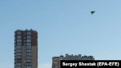 په کییف کې یوه ډرون الوتکه تر برید مخکې د پرواز پر مهال - د اکتوبر ۱۷مې انځور.