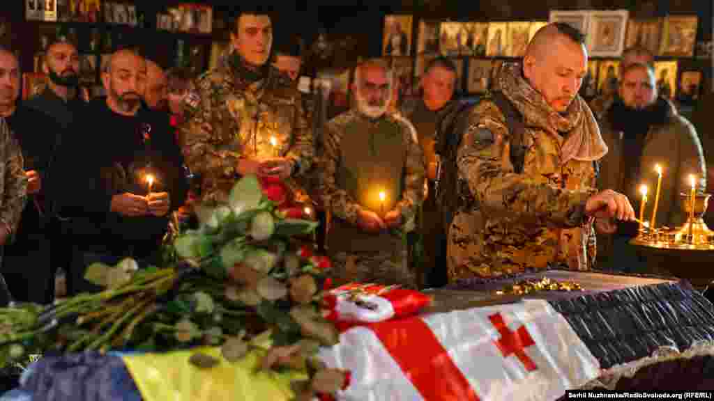 Заупокійна служба за грузинським &nbsp;добровольцем Едішером Кварцхелія в Володимирському кафедральному соборі в Києві