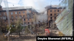 Результат влучення російської ракети С-300 у будинок центру Запоріжжя. 6 жовтня, 2022 року