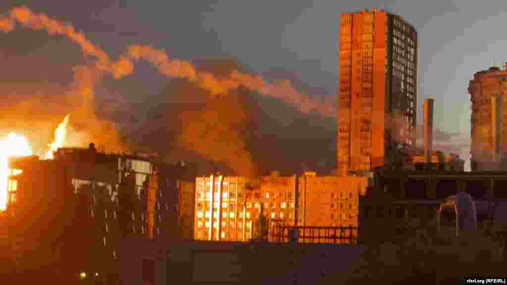 Під час атаки на Київ 17 жовтня російські війська обстріляли штаб-квартиру «Укренерго». Генпрокурор України Андрій Костін закликав Гаагу визнати Росію державою-спонсором тероризму. Костін згадав ракетні обстріли 17 жовтня, у результаті яких загинули 19 людей, ще 105 отримали поранення та спричинили міжнародний резонанс. «Це не мало військової мети. Мета навмисних атак Росії — спричинити загибель цивільного населення та знищити цивільну інфраструктуру»  