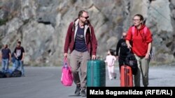 რუსი იმიგრანტები ლარსზე, რუსეთში მობილიზაციის გამოცხადების შემდეგ. 2022 წლის 29 სექტემბერი