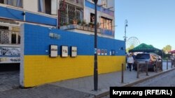 В Батуми украинский флаг можно увидеть буквально везде