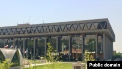 ساختمان شیشهای رادیو و تلویزیون جمهوری اسلامی