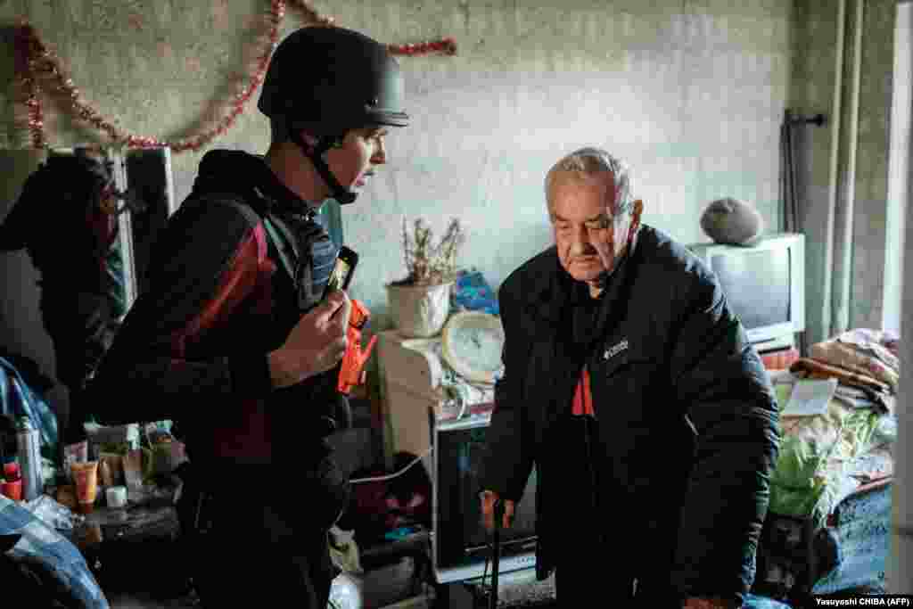 90-річний Іван Солов’янков погодився на евакуацію