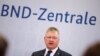 Президент Федерального розвідувального управління Німеччини (BND) Бруно Каль наголосив на необхідності «стриманості та обачності» у цій справі