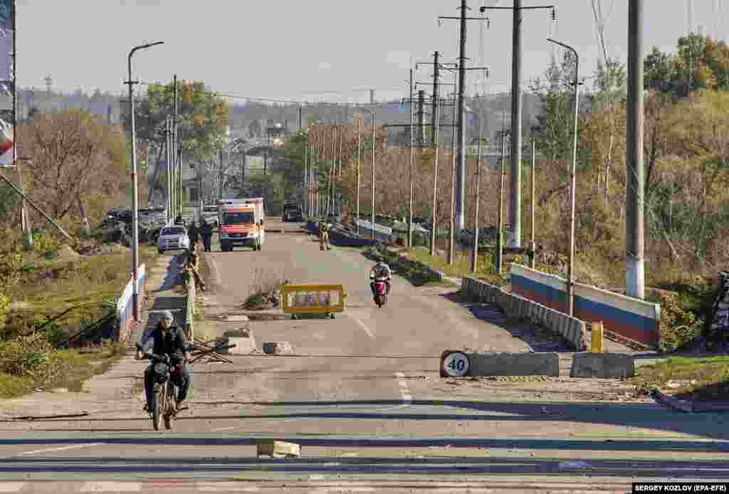 Куп’янськ Харківської області розташований за 50 кілометрів від російського кордону. Місто вважалося «нагородою для російських військ, коли вони окупували його в лютому без жодного пострілу. Фото від 16 жовтня 2022 року  