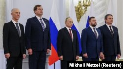 Володимир Путін і так звані керівники окупованих територій України