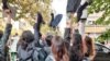 Іран: до протестів долучаються школярки та студентки