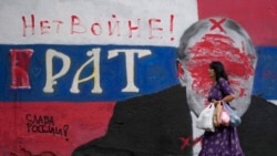 Между стульев Между стульев