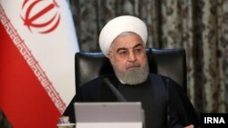 حسن روحانی میگوید در برخی استانها از پیک کرونا عبور کردیم و در شیب پایین قرار داریم
