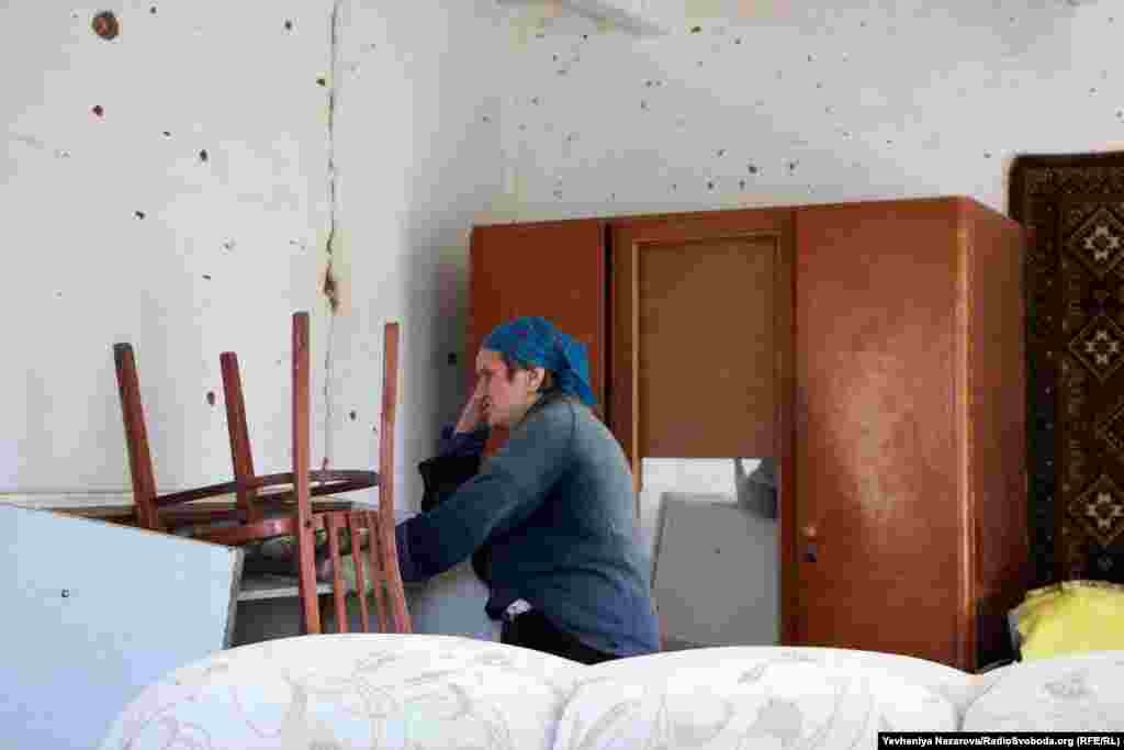 Усе посічене осколками  