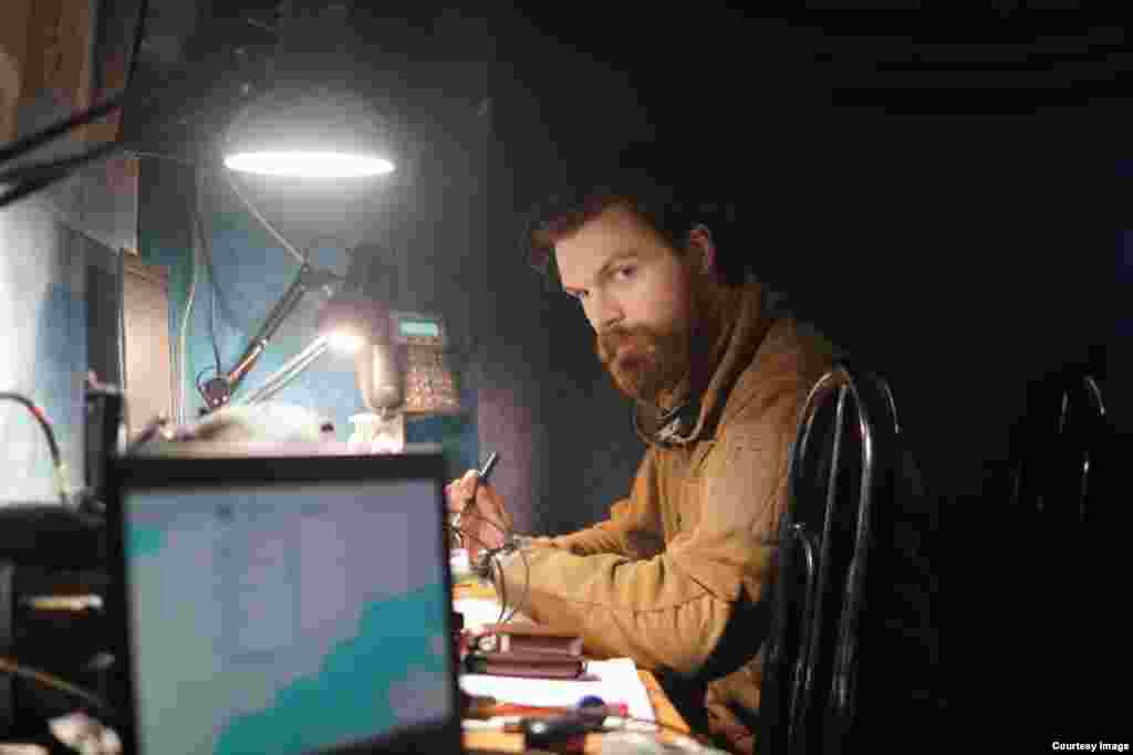 Ілля Самойленко, командир та спікер полку «Азов», відмий включеннями з заводу «Азовсталь