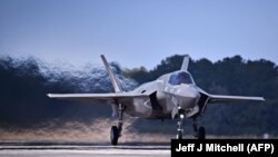Модель американського винищувача F-35