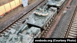 Російську танки на одній з білоруських залізничних станцій, березень 2022 року