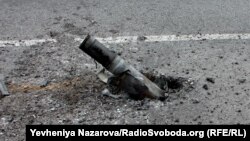 За його словами, в місті пошкоджена п’ятиповерхівка, приватний житловий будинок, авто, лінія електропередач та газопровід (фото ілюстративне)