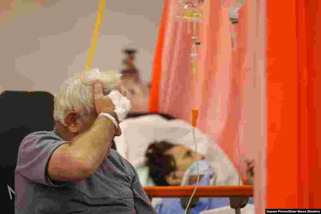 Пациенты с коронавирусом в отделении интенсивной терапии больницы «Багдасар-Арсени» в Бухаресте