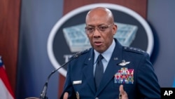 Дональд Трамп звільнив Чарльза Брауна, який у 2023 році очолив Об’єднаний комітет начальників штабів