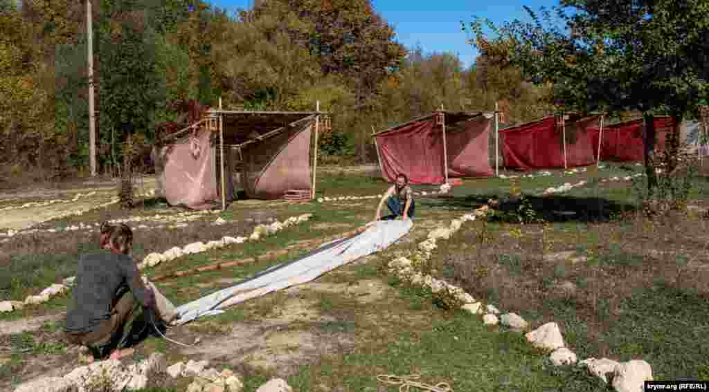  У каждого там свои обязанности