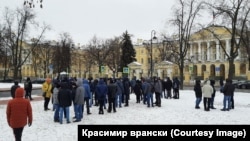 Метростроевцы пришли к Смольному