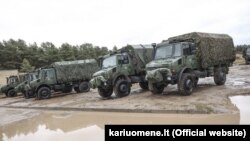 Автомобілі військових Литви біля кордону з Білоруссю, листопад 2021 року