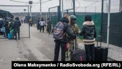 По данным Восточной правозащитной группы люди боятся обострения ситуации с возможным возобновлением боевых действий