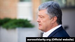 12 серпня п’ятий президент заявив, що не планує ховатися від слідства і готовий пройти допит із поліграфом