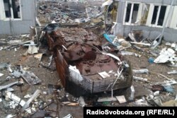 Внутрішній двір біля диспетчерської вежі ДАПу (Фото: Роман Трубін)